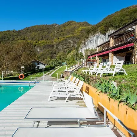 Alpesi faház Cozy Chalet At Lombardy With Pool Marone