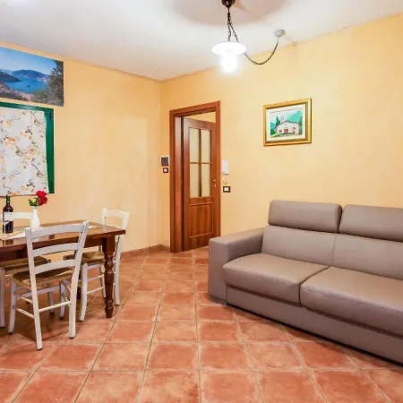 Cozy Chalet At Lombardy With Pool Alpesi faház Marone