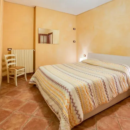 Cozy Chalet At Lombardy With Pool Alpesi faház Marone