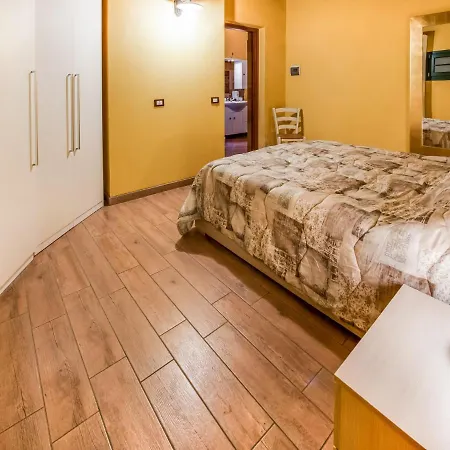 Alpesi faház Cozy Chalet At Lombardy With Pool