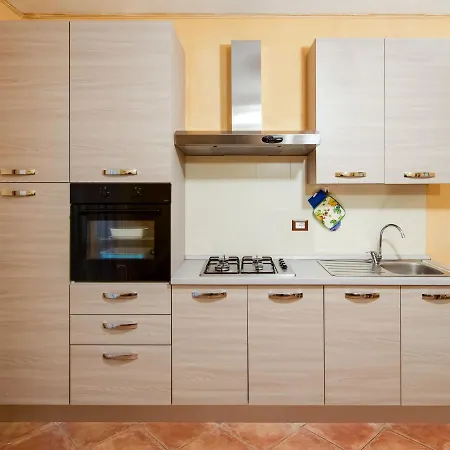 Cozy Chalet At Lombardy With Pool Alpesi faház *