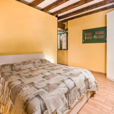 Alpesi faház Cozy Chalet At Lombardy With Pool