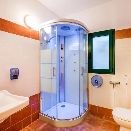 Alpesi faház Cozy Chalet At Lombardy With Pool