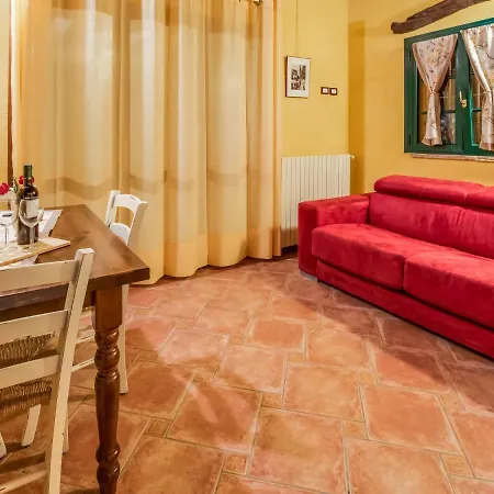 Cozy Chalet At Lombardy With Pool Alpesi faház