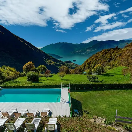 Cozy Chalet At Lombardy With Pool Chalet